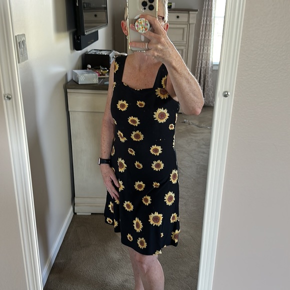 SO (Sonoma Juniors) black sunflower summer dress - Picture 2 of 9